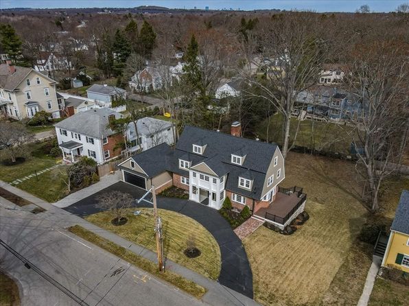 178 Mount Vernon St, Dedham, MA 02026