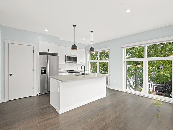 2nd image of 54 Auburn St #402