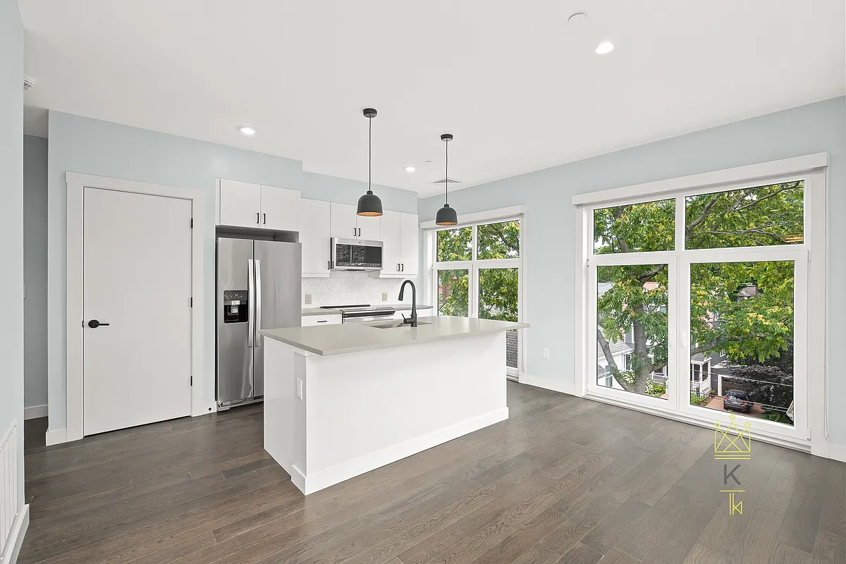 Building Photo - 54 Auburn St #402