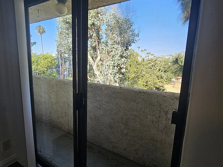 7523 Hollywood Blvd — Photo 19