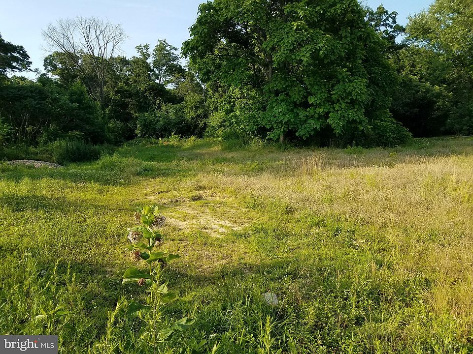 2nd image of 1059 Mail Ave