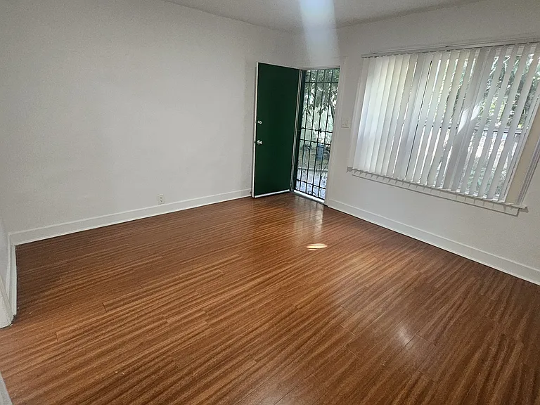 213 N Reno St #3/4 — Photo 2