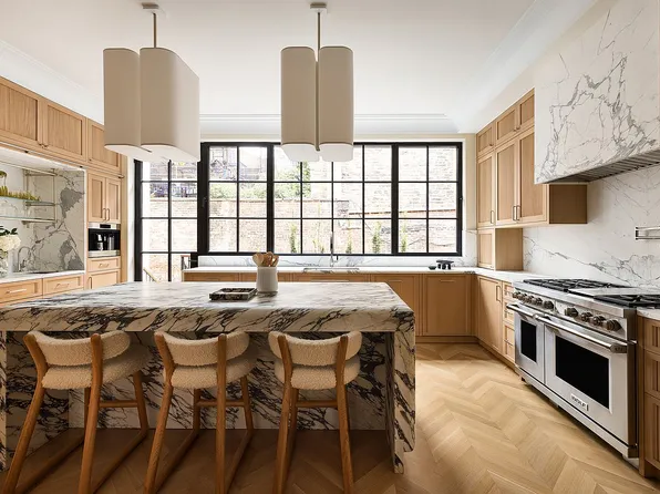 349 W 19th St #T, New York, NY 10011