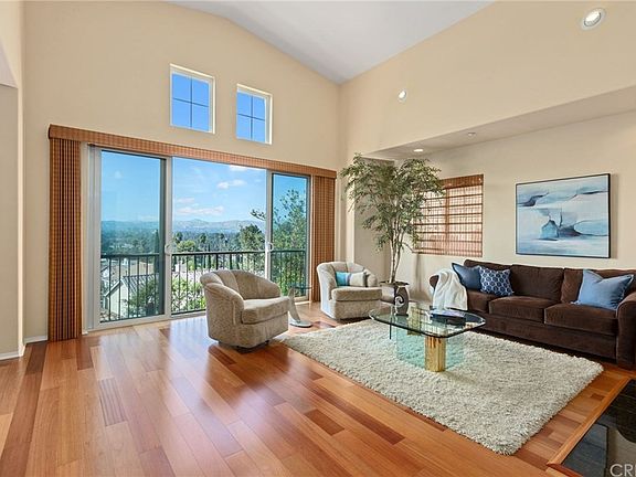 4th image of 5711 Como Cir