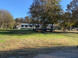 502 S 3rd St, Lott, TX 76656