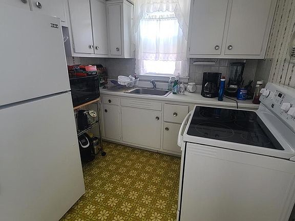 4th image of 1222 Englewood St