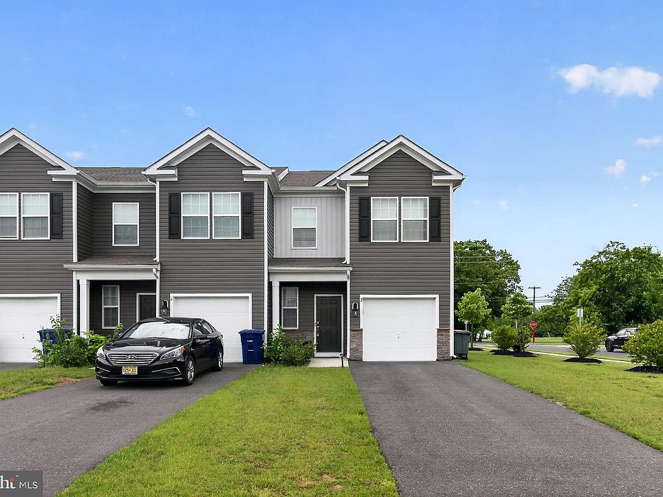 1st image of 2 Arlotta St