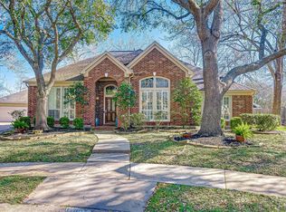 4907 Remington Ct, Sugar Land, TX 77479