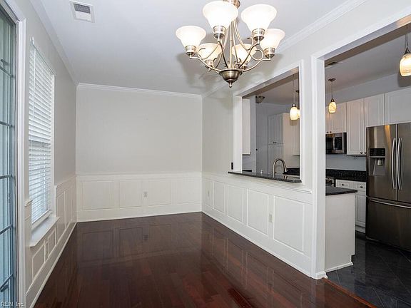 5th image of 2028 Smallbrooke Ct