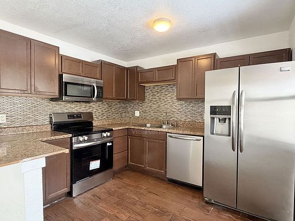 4th image of 3280 El Canto Dr