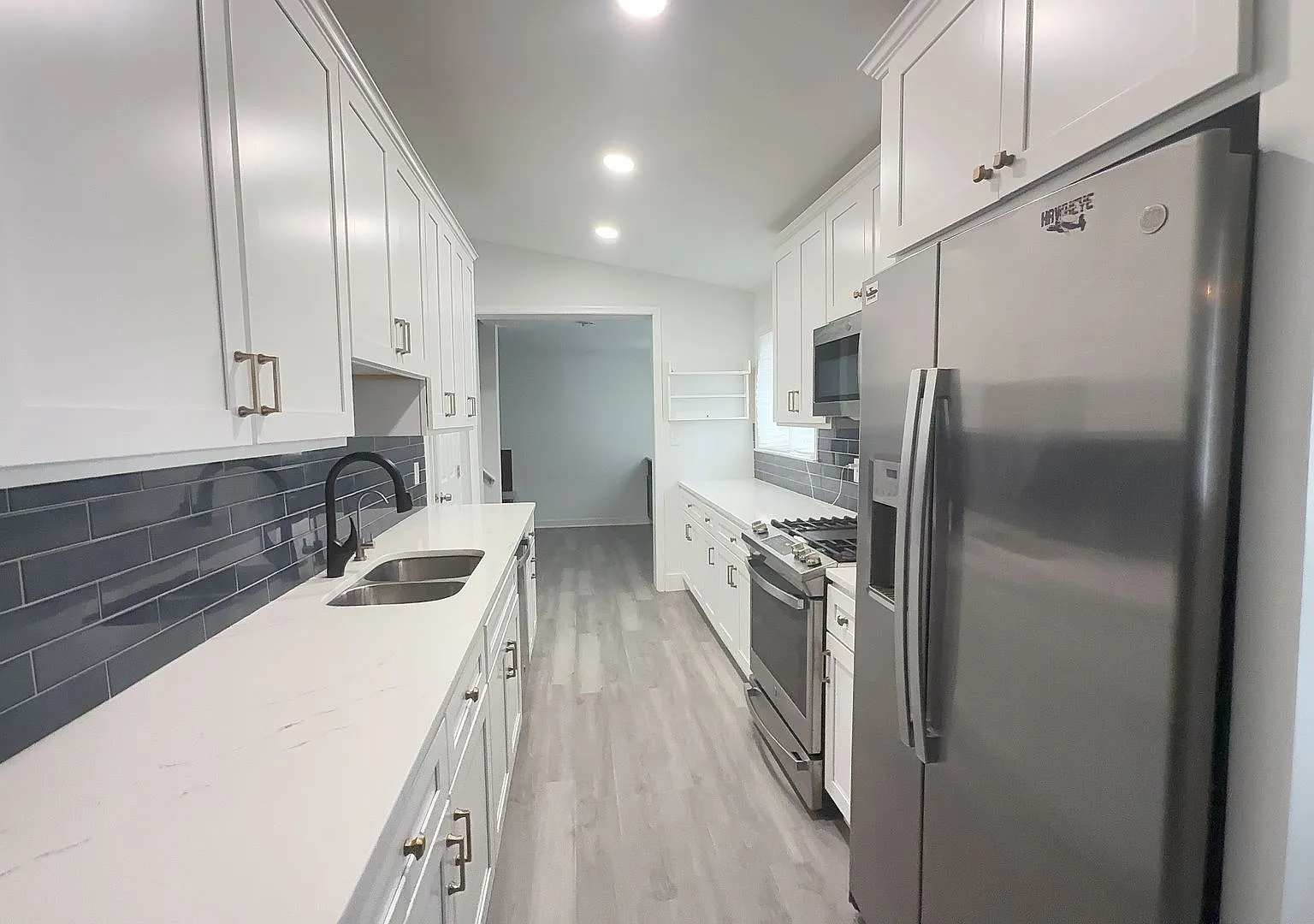 Spacious 5-Bedroom Virginia Beach Home with Workshop & Ample Storage — Photo 3