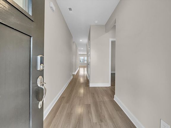 5th image of 6132 Farm Castle Dr