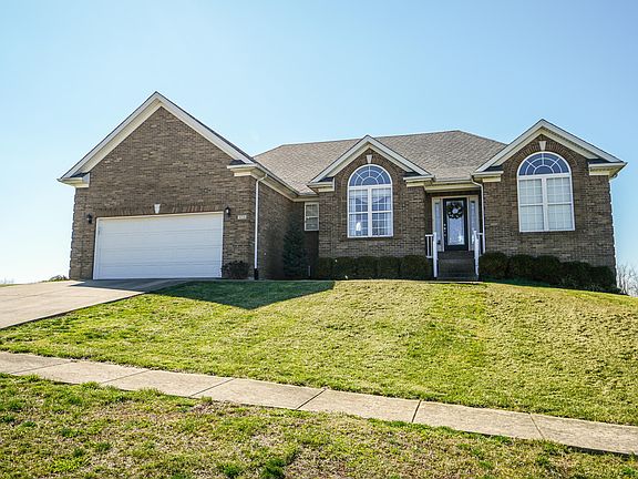 3rd image of 450 Oak Tree Way