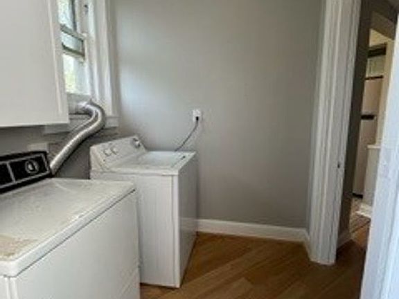 4th image of 2560 Woodburn Ave APT 7