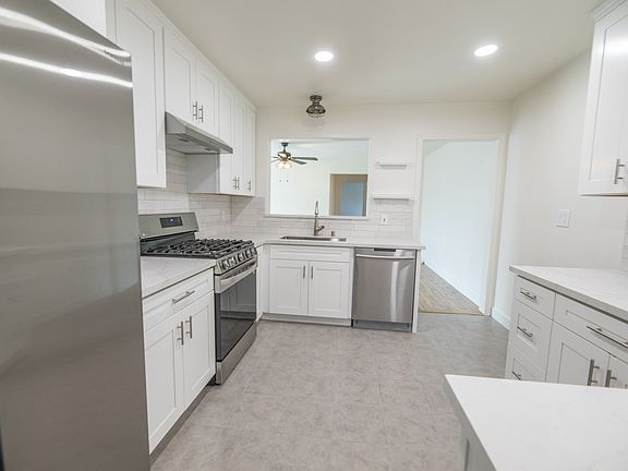 3rd image of 9312 Carlton Hills Blvd