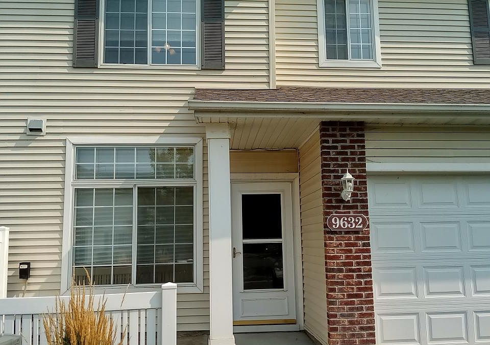 1st image of 9632 Queensland Ln N