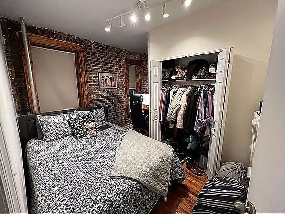 2nd image of 202 E 7th St APT 1A