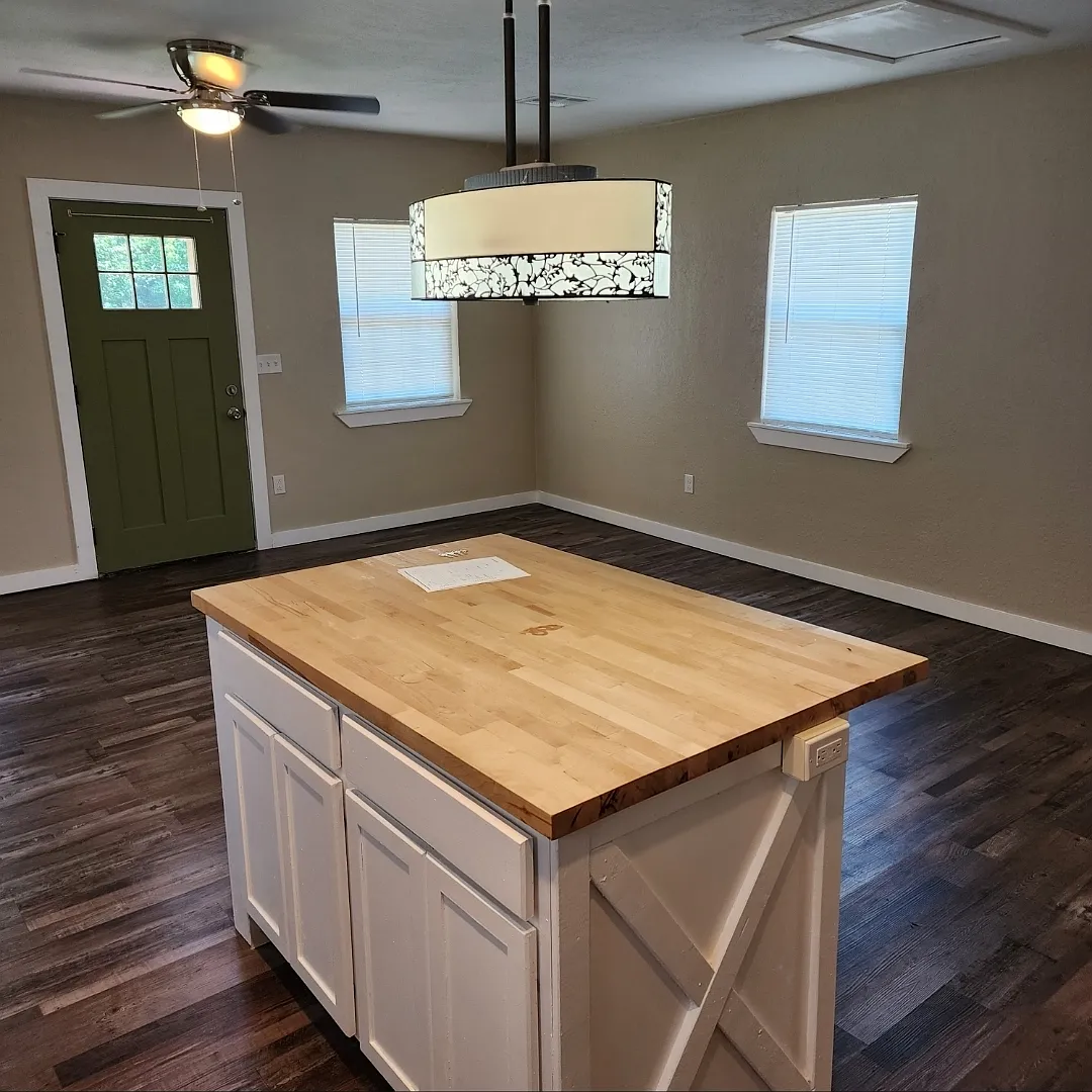 3 bed, 1150 sqft, $700 — Photo 4