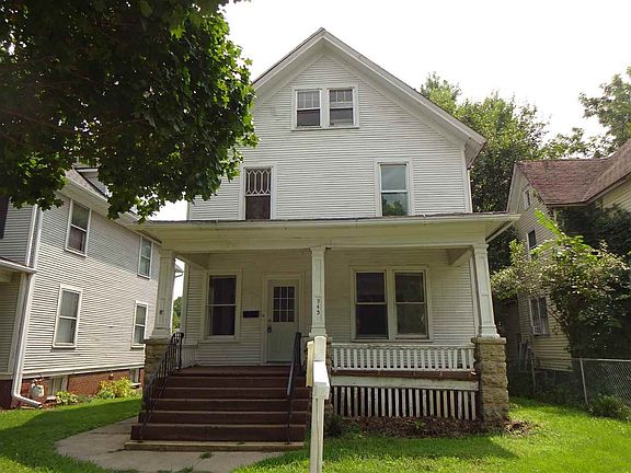 2nd image of 943 Grant Ave