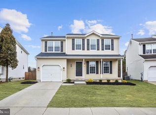 48 Oakton Dr, Atco, NJ 08004