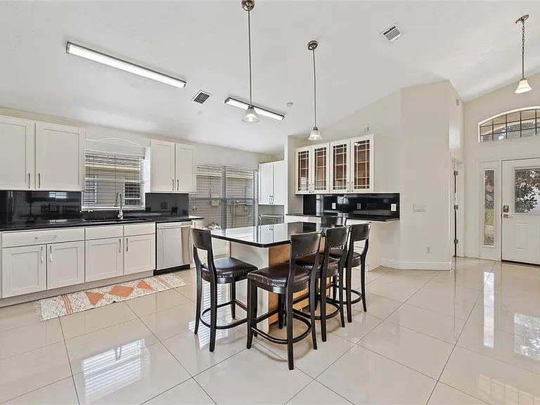 7827 Myrtle Oak Ln — Photo 6