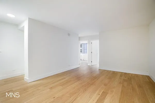 Rented by MNS Marketing | media 10