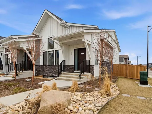 56 NE Iris Cres, Okotoks, AB T1S 5V6
