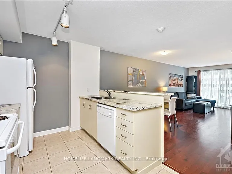 138 Somerset St W #509 — Photo 5