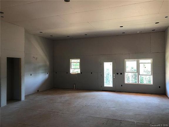 3rd image of 3478 Mason Spring Dr #0
