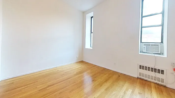 Rented by Bond New York | media 8