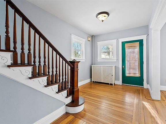 5th image of 51 E Albany St