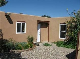 2372 Camino Capitan #B, Santa Fe, NM 87505