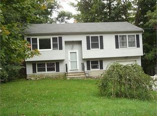 21 Shawondasee Rd, Highland Lakes, NJ 07422