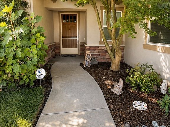 3rd image of 1937 Waxwing Way