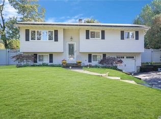 65 Forest Ave, Nesconset, NY 11767