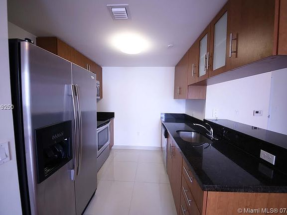 5th image of 601 NE 23rd St APT 1404