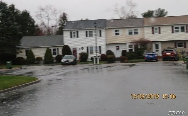 1st image of 9 Charlottsville Ct