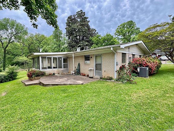 2nd image of 709 Lakeland Dr