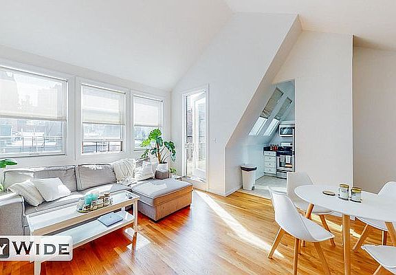 4th image of 318 E 89th St APT 5E