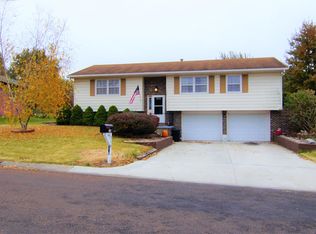 716 W Plaza Dr, Marshall, MO 65340