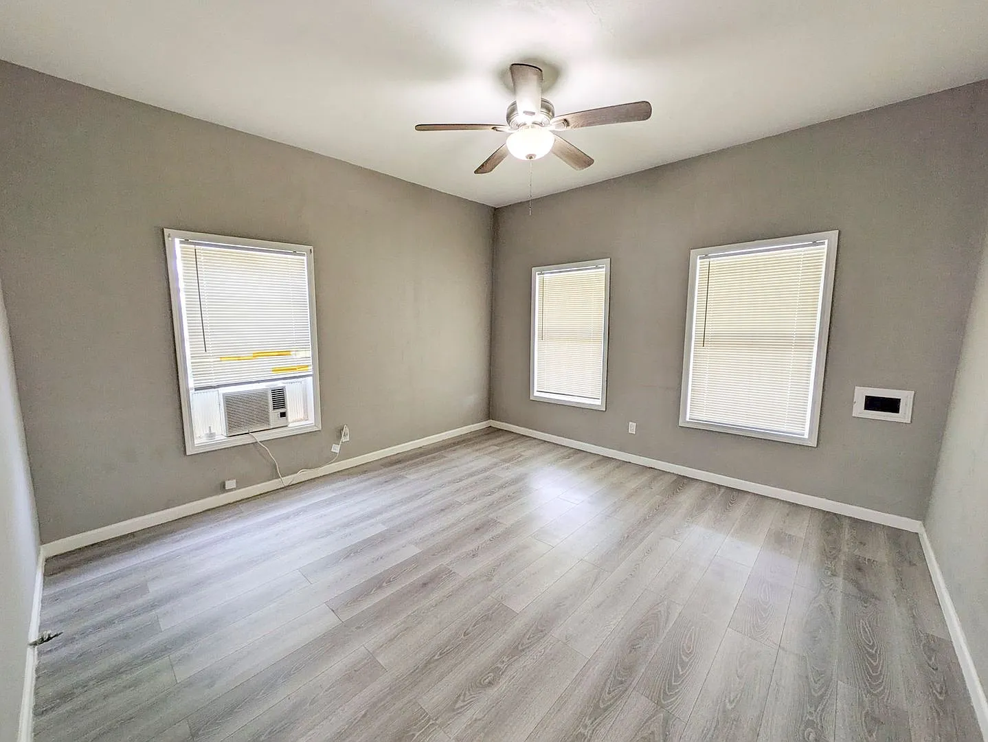 1478 Johns St — Photo 4