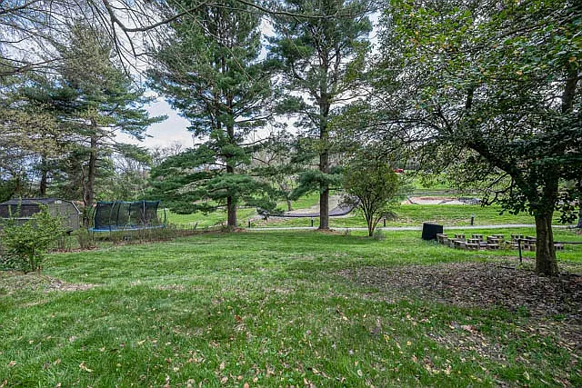 632 Highview Rd — Photo 30