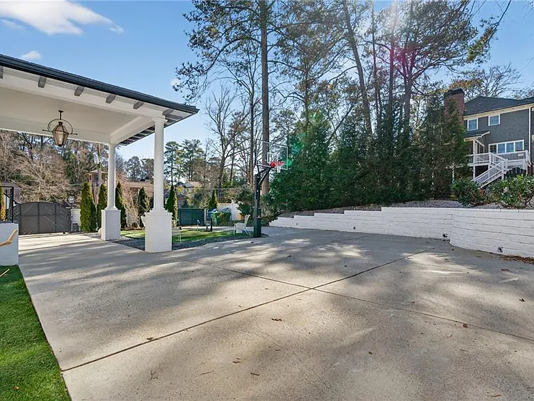 1812 Wellbourne Dr NE — Photo 14