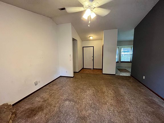 5th image of 2311 Cumberland Dr
