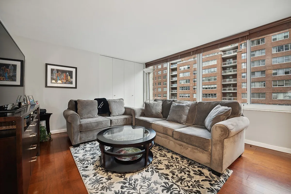 353 East 72nd St Unit 10C  