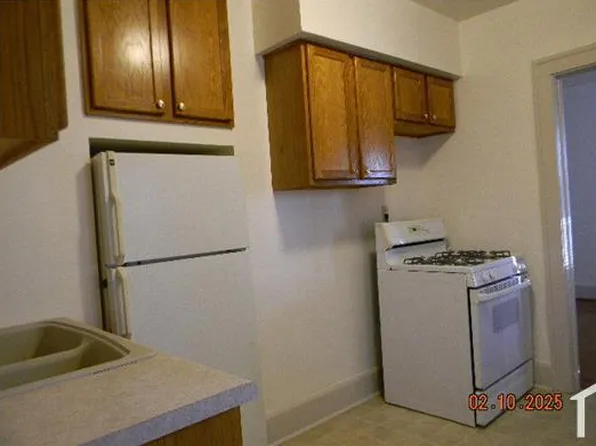 2111 Slauson Ave, Racine, WI 53403