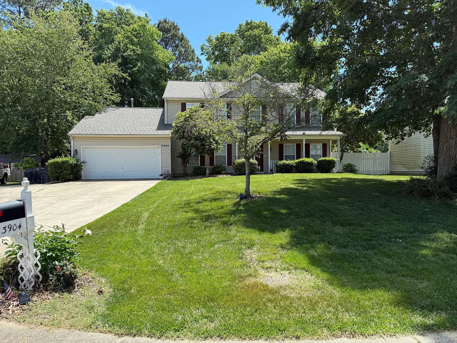 Executive Home in Jamestown Hundred — Photo 3
