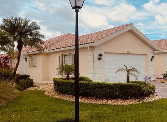 4th image of 9132 SE Retreat Dr