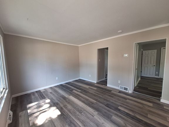 3rd image of 12731 Sarsfield Ave