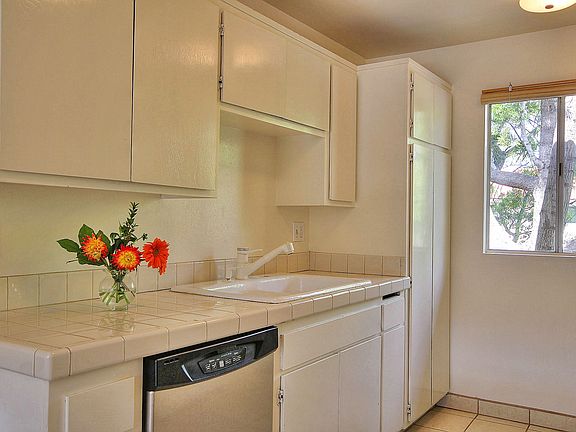 4th image of 1066 Miramonte Dr APT 11